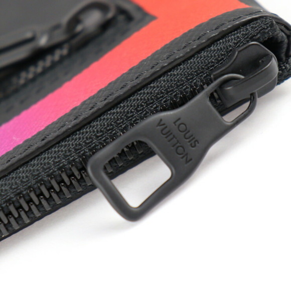 LOUIS VUITTON Black Clutch Bag - Picture 7 of 10